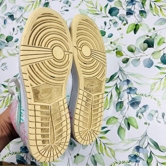 Jordan Air Jordan 1 Mid SE "Ice Cream" Sneakers - Picture 7 of 8